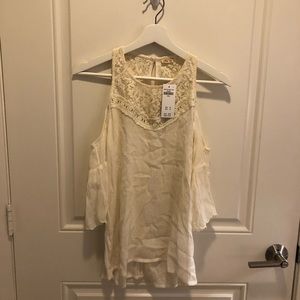 Cold shoulder lace top!